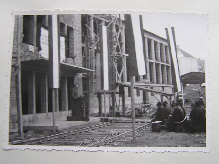 Volksschulneubau, Gleichenfeier am 15. Dezember 1955.jpg