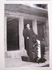 Volksschulneubau, Gleichenfeier am 15. Dezember 1955, Ansprache Landesrat Demuth.jpg